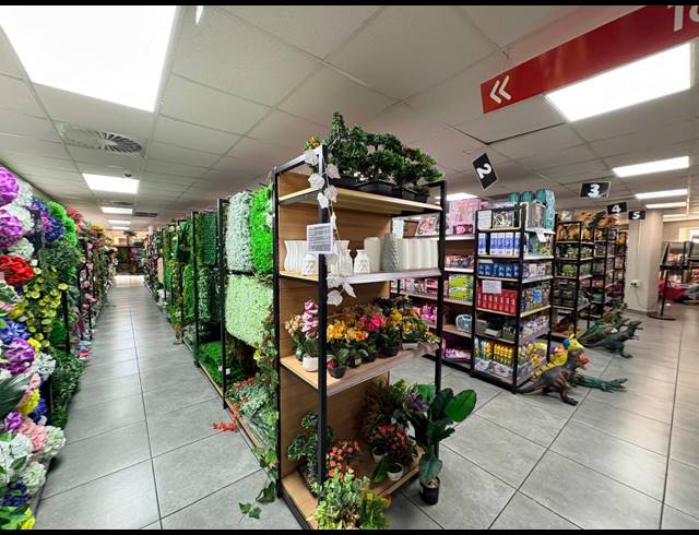 2,194M² RETAIL FOR SALE IN LONEHILL
